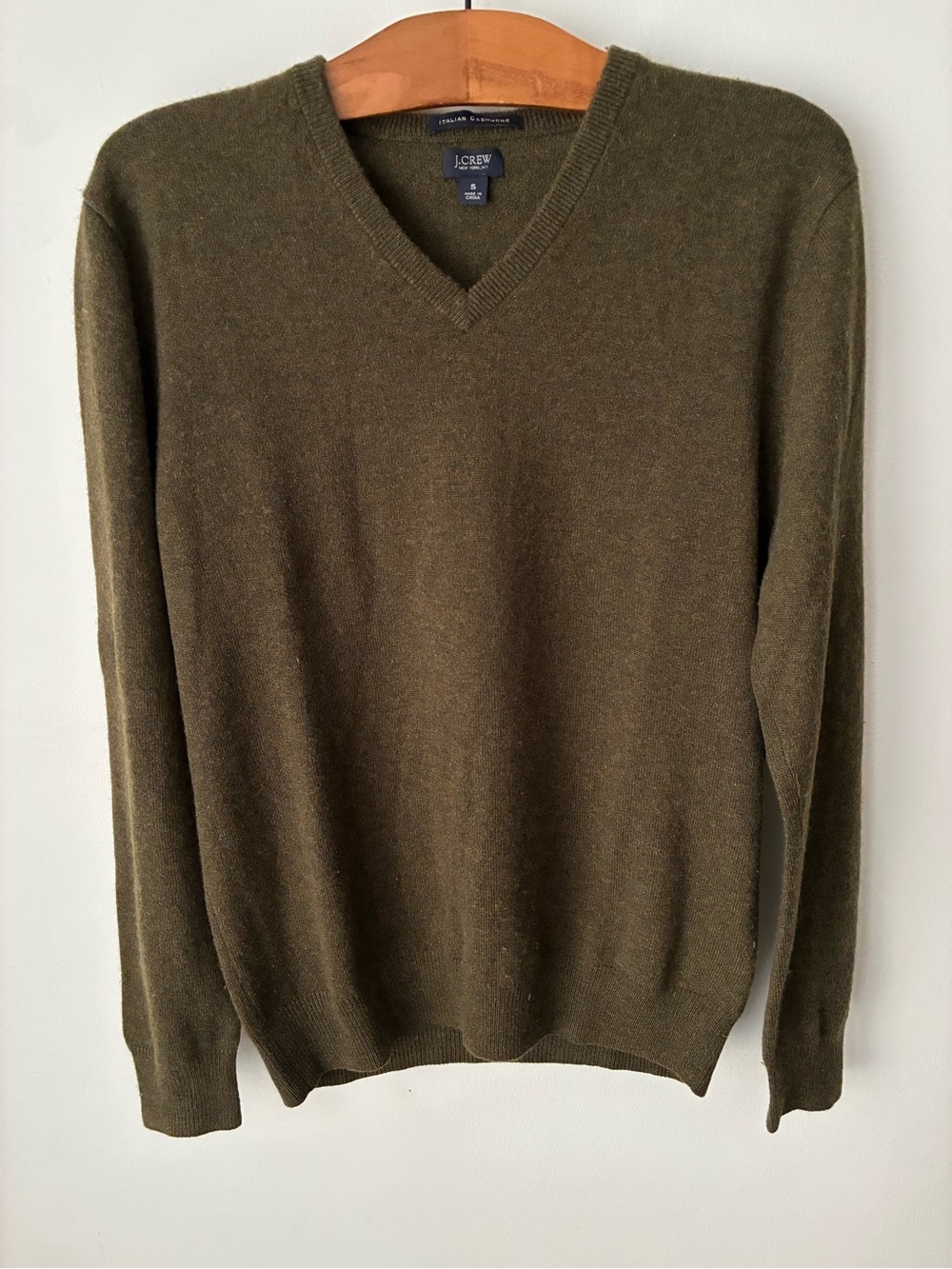 J. Crew Sweater Men's Small Italian Cashmere V-Neck in Olive Green 100% Cashmere